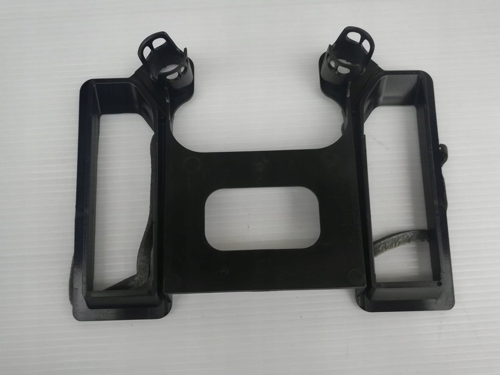 фото №4, Bmw f01 кронштейн канал повітря 9157020