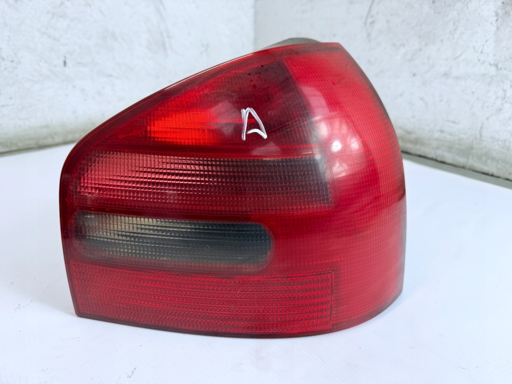 фото №1, Лампа правая задняя правый задняя audi a3 8l 96-03