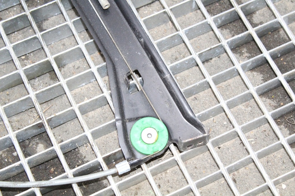 фото №7, Подъемник стекло правых передних дверь vw scirocco 137, 138 1k8837402l