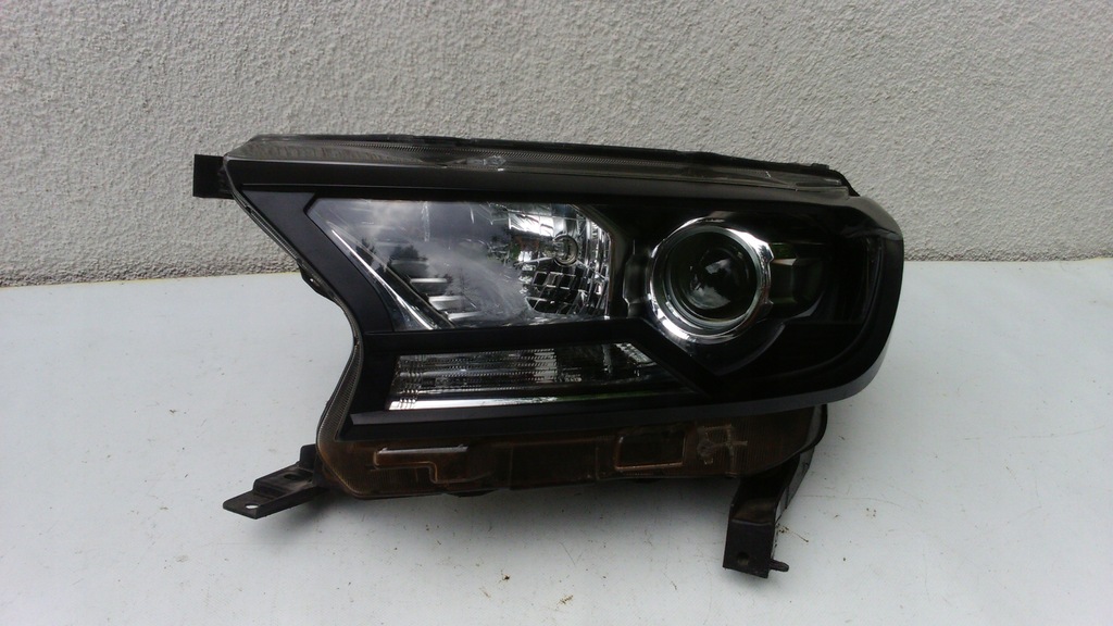 фото №1, Ford ranger лампа левая 15r.-