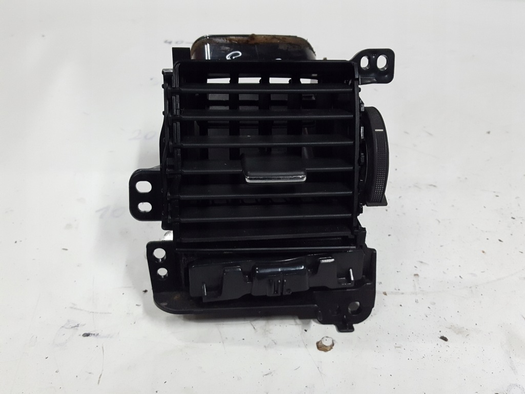 фото №1, Toyota auris i 06-12r решітка обдув права