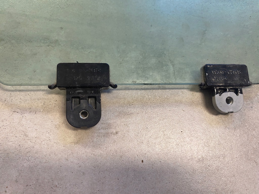 фото №5, Nissan leaf i стекло дверь правый перед