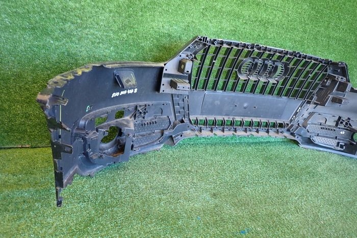 Audi q3 11- бампер передній перед Доставка