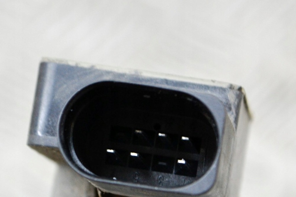 фото №5, Nissan leaf ze0 задний правый датчик высоты 6pm010017 53812-89900 2011