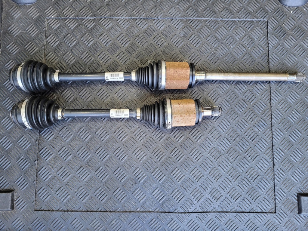 Купити Привідний вал перед передня права 7598028 bmw x3 f25 3.0 d