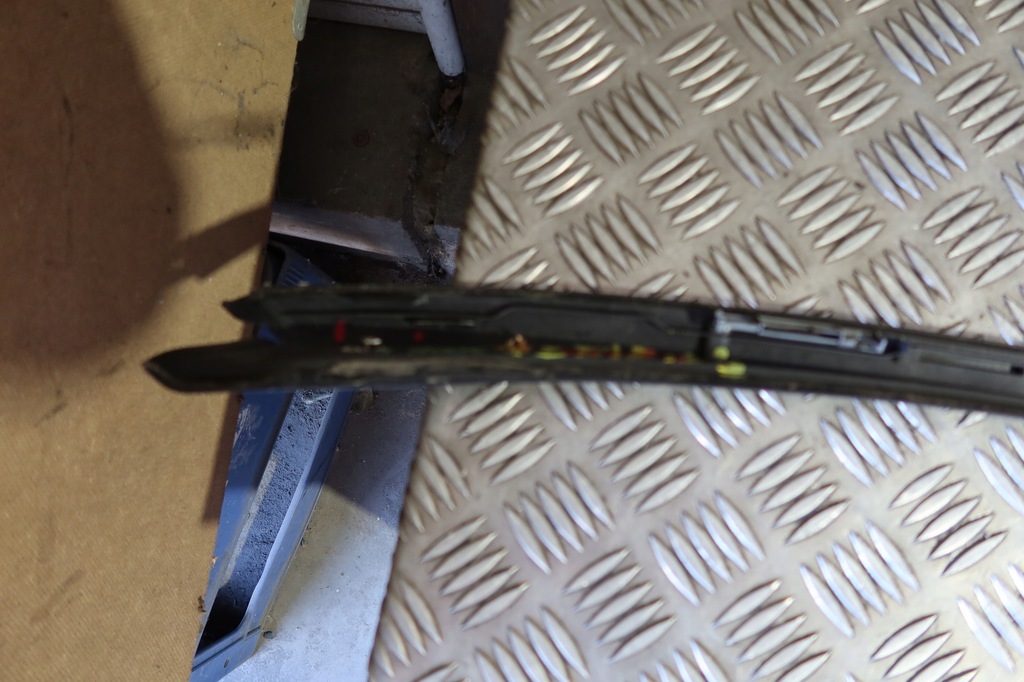 фото №6, Молдинг стекло лобовое левая peugeot 3008 9682757980