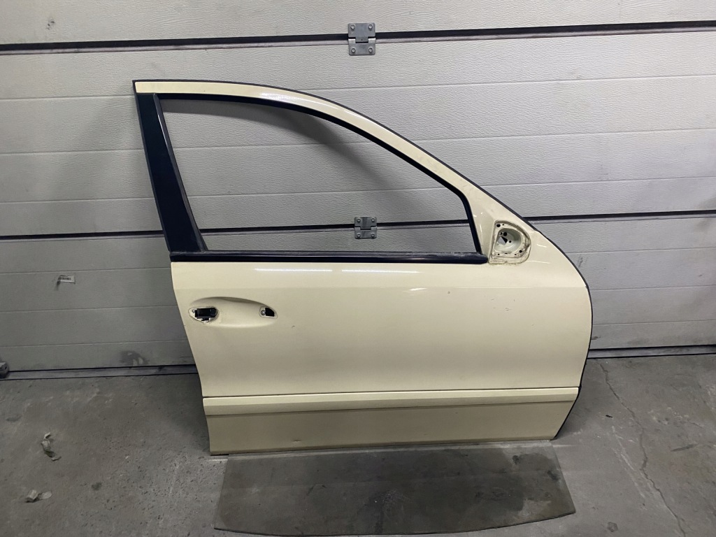 фото №1, W221 mercedes двері правий перед