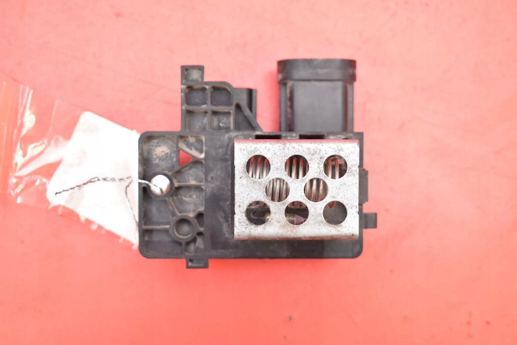 фото №1, Резистор обдув резистор резистор 255503792r dacia duster 2 ii 17-21