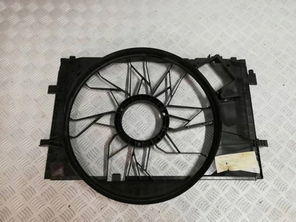 фото №1, Vv корпус вентилятора mercedes c w203 a2035050255