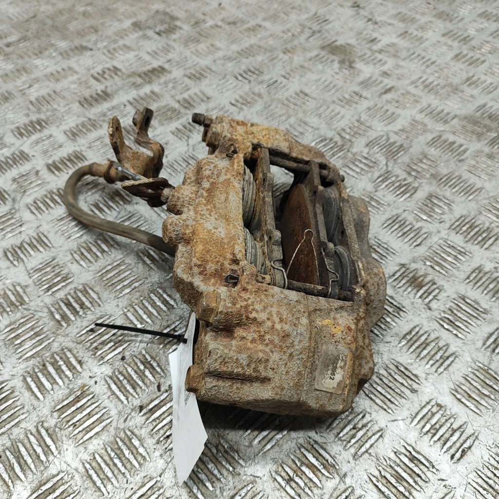 фото №6, Toyota hilux an10, an20, an30 2012 ліва сторона супорт гальмівний передній