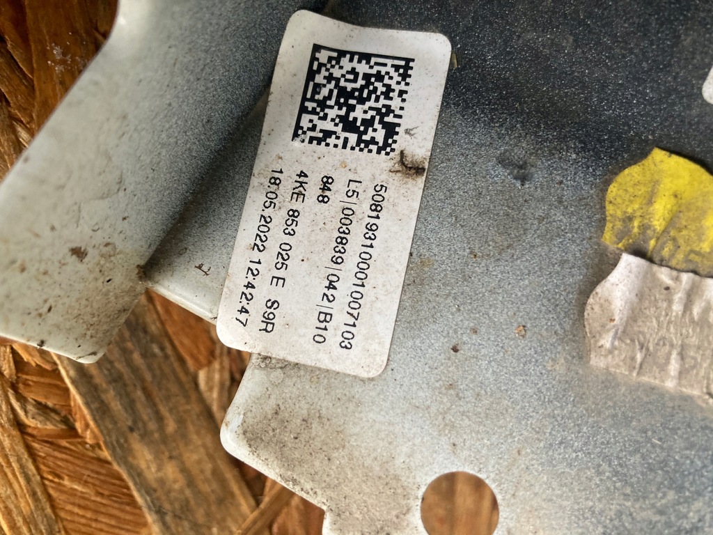 фото №6, Audi e-tron молдинг крыла левый перед 4ke853025e