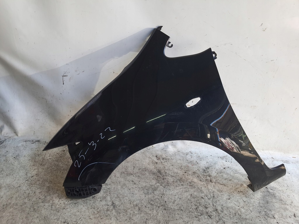 фото №1, Toyota auris i 06-09 209 крила