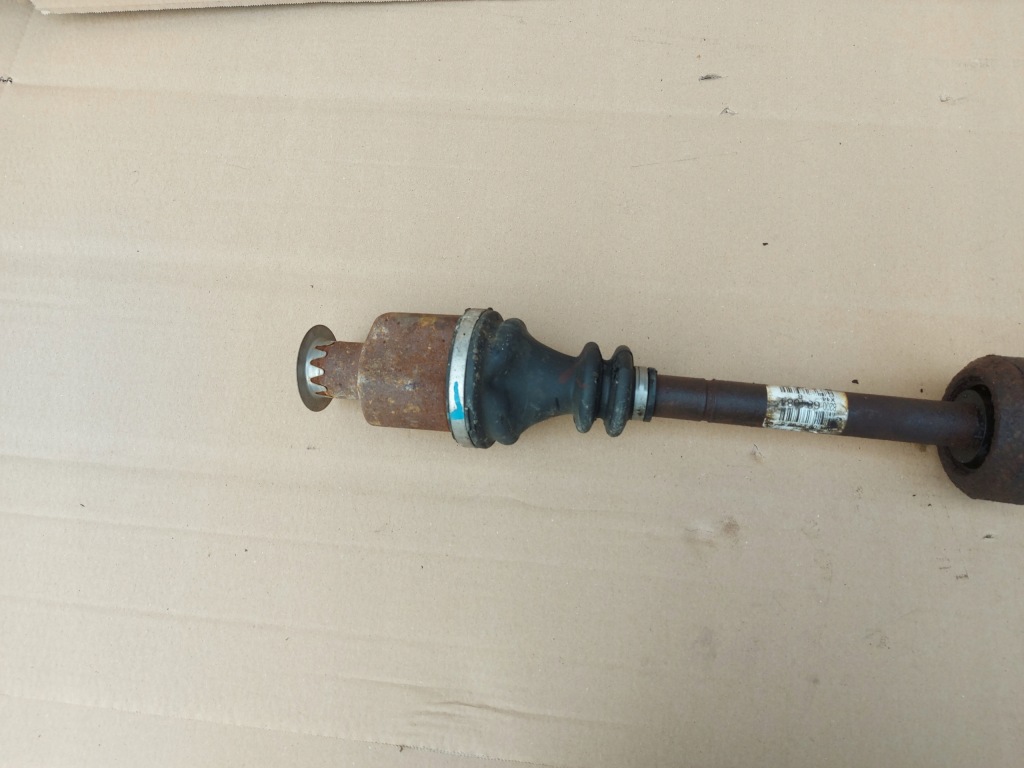 фото №2, Привідний вал права renault twingo ii 1.2 8200684084