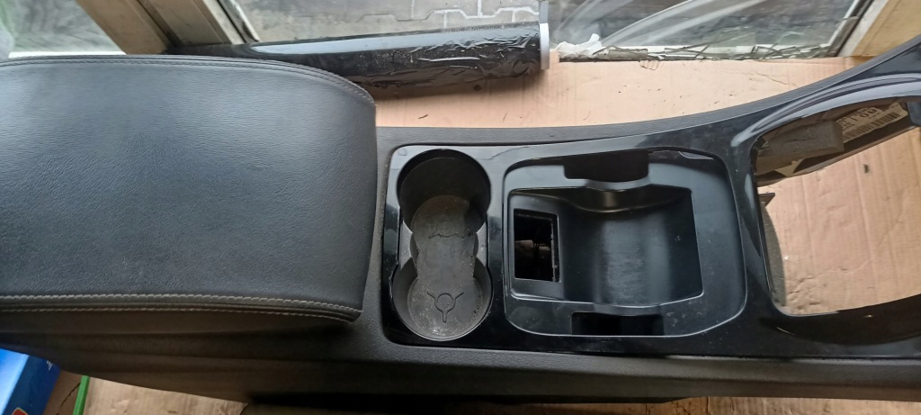 S-max mk1 galaxy mk3 06-14r підлокітник комплектний  європа Недорого