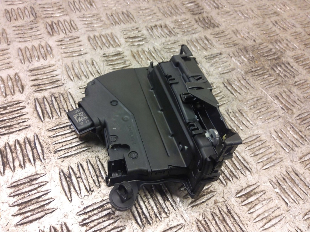 Купить Smart forfour 2 w453 2018 задняя сторона левая замок дверь задних