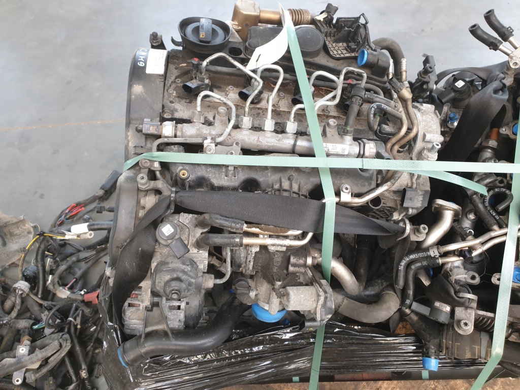 Audi a4 a5 a6 q5 2.0 tdi двигун комплектний  caha Зі Шроту