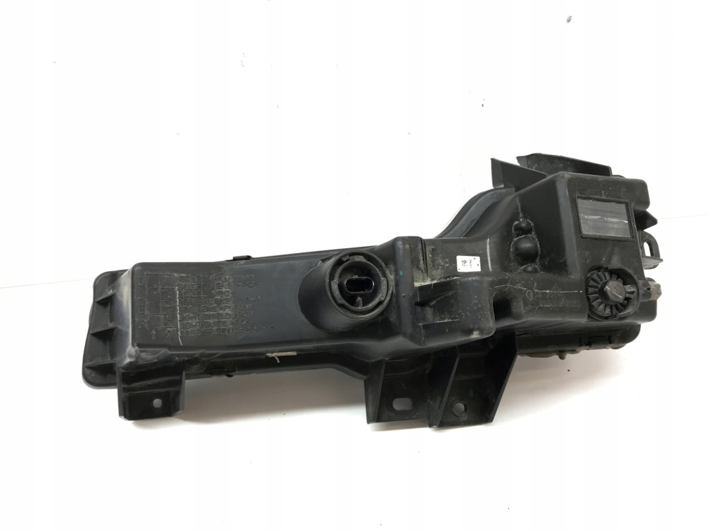 Tesla model 3 протитуманна фара правий led drl 1077396-00-c Київ