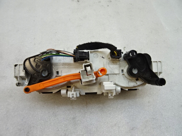 фото №6, Peugeot 208 панель кондиционера обдув 96722483zd