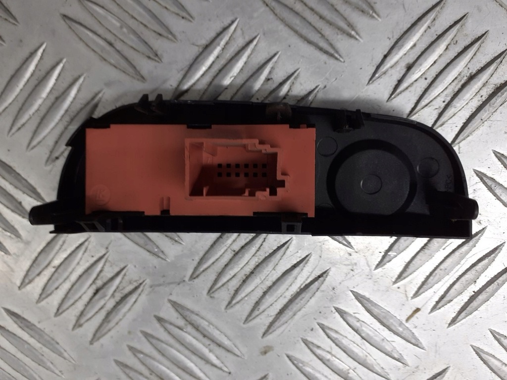 фото №2, Панель перемикачів citroen c3 1.4 96405773xt