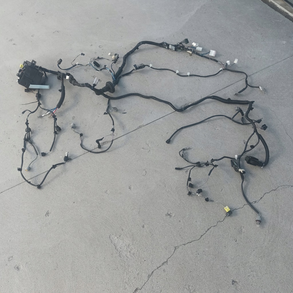 фото №1, Space star ii 13- дроти відсік двигуна