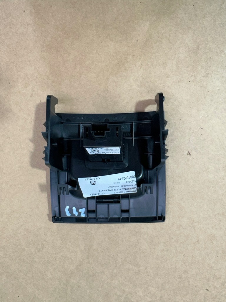 фото №8, Разъём usb, port usb туннель задняя mercedes eqa w243, h243, w247, w177