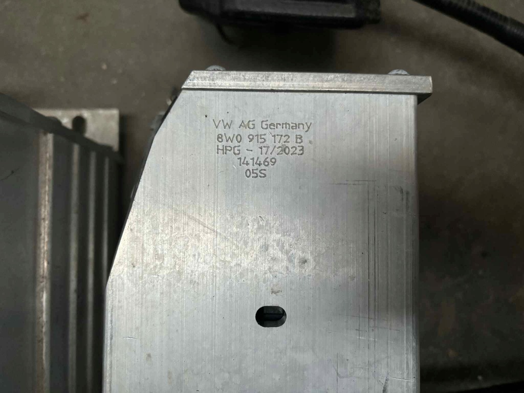 Audi дополнительный аккумулятор аккумулятор 8w0915172b с Разборки