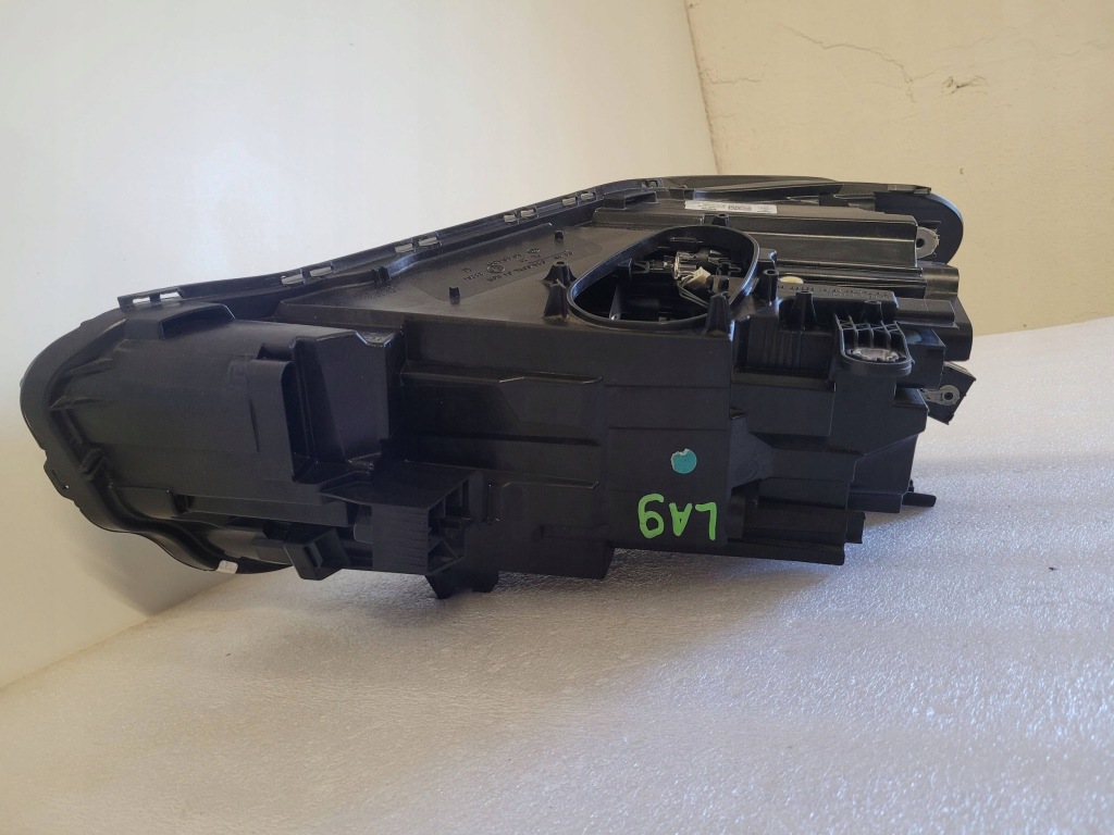 Bmw x1 f48 lci рестайлинг  фара правый  full led правая  5a01172 Оригинал