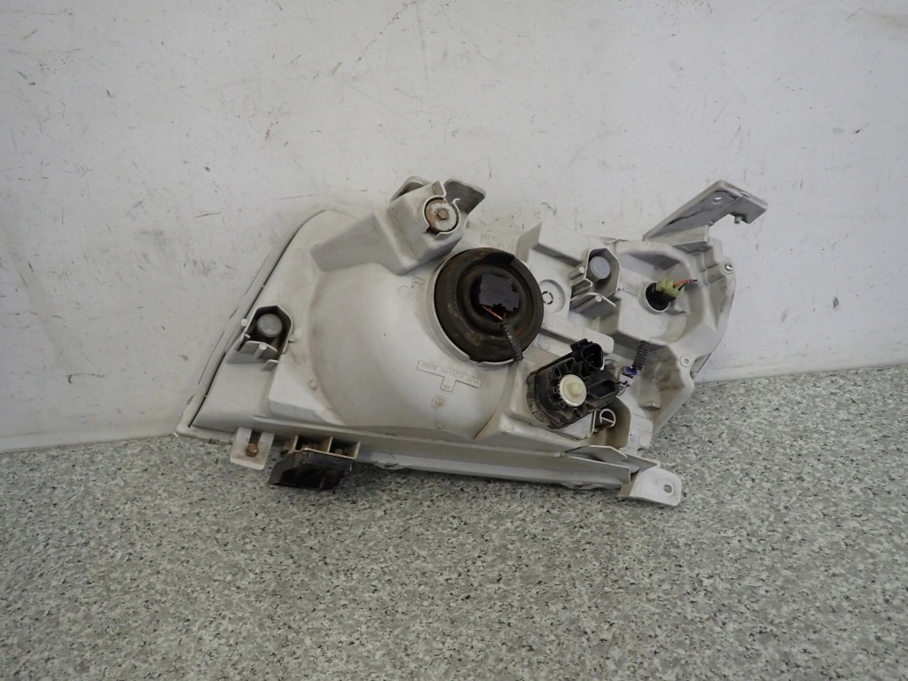 фото №8, Suzuki grand vitara ii 05- 3 дверь лампа передняя фара правый europa