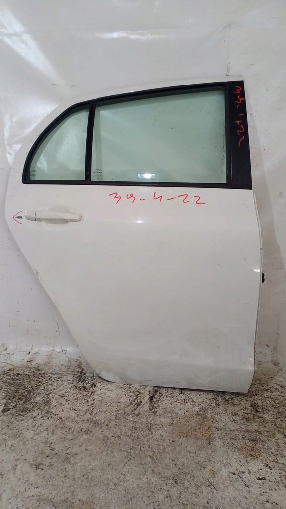 фото №1, Toyota yaris ii 06-11 068 дверь