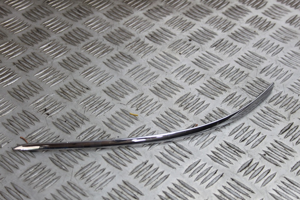 фото №1, Mercedes w245 молдинг передній бампера lift