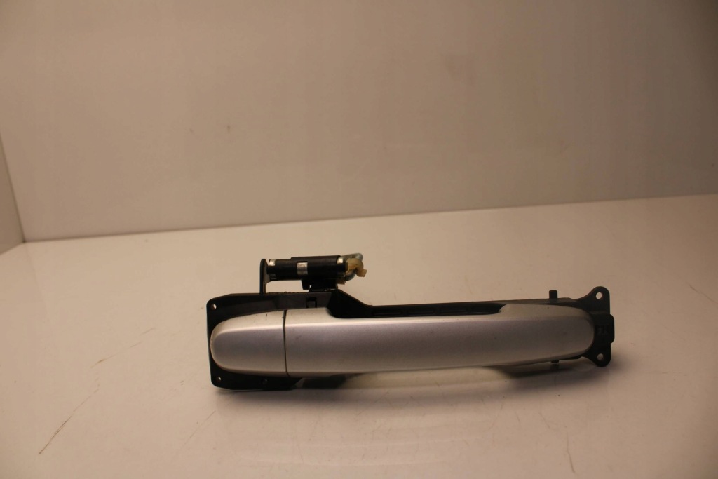 фото №1, Toyota rav4 rav-4 iii 05r- ручка крышки багажника задняя задняя 1f7