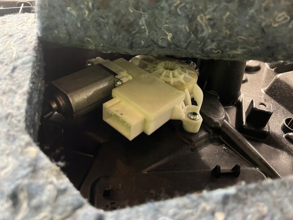 Механизм подъемник стекло левый перед bmw g05 9479297 Оригинал