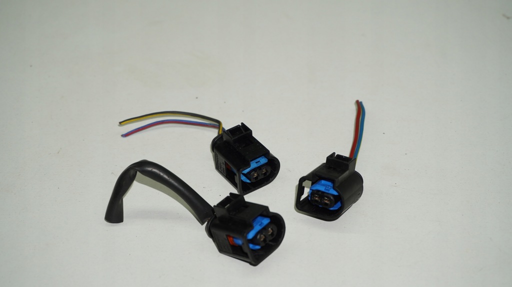 фото №13, Audi voklswagen штекер колодка соединитель 4d0971992a