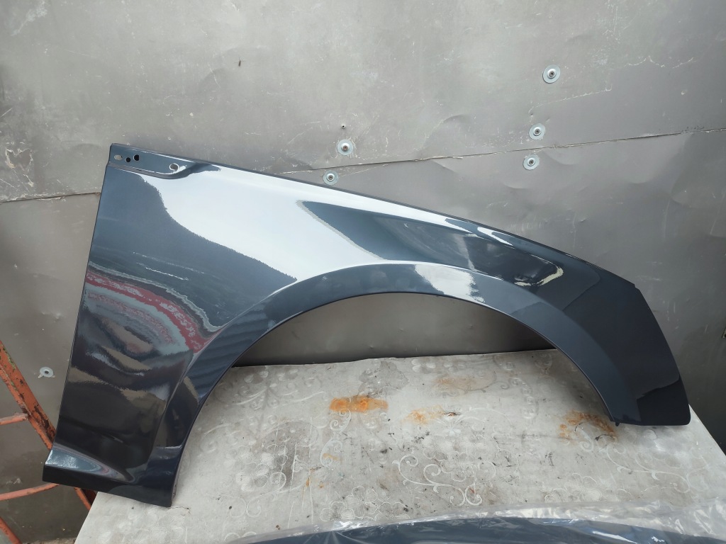 Крыло стальной правый audi a5 2 2 8w b9 s5 8w6 od 2017r lx7l царапина Доставка