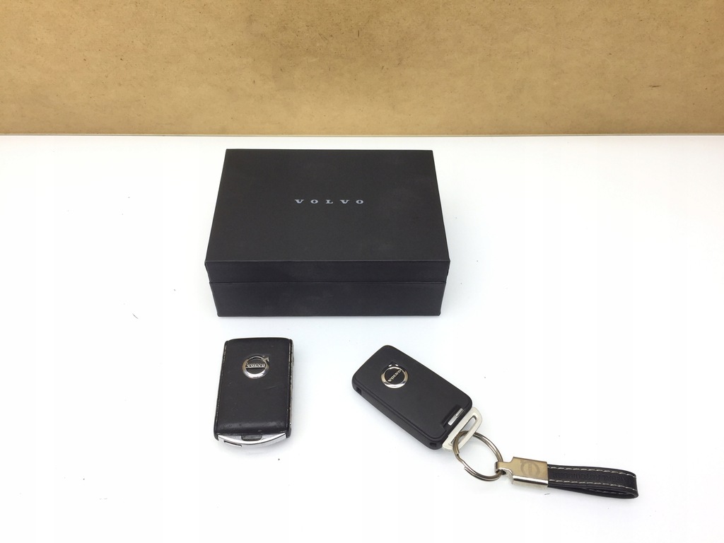 фото №1, Volvo xc90 ii d5 ключ ключи чехол