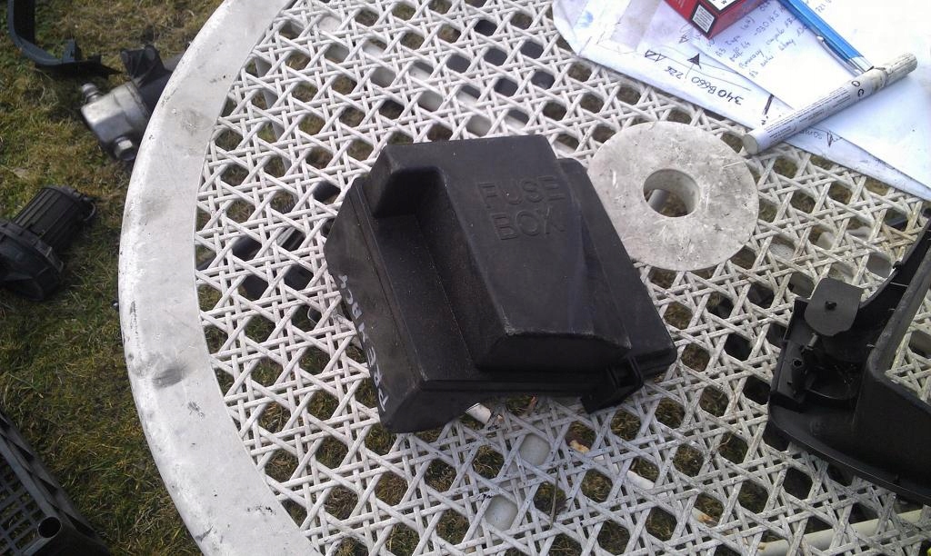 фото №1, Mazda premacy - защита предохранителей