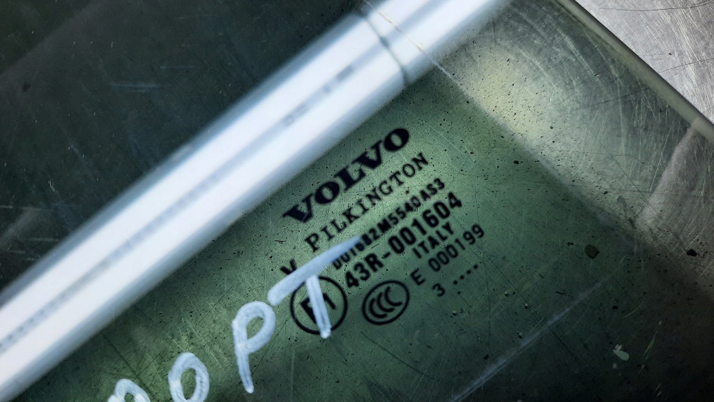 фото №7, Стекло дверь правый задняя volvo xc90 02-14r
