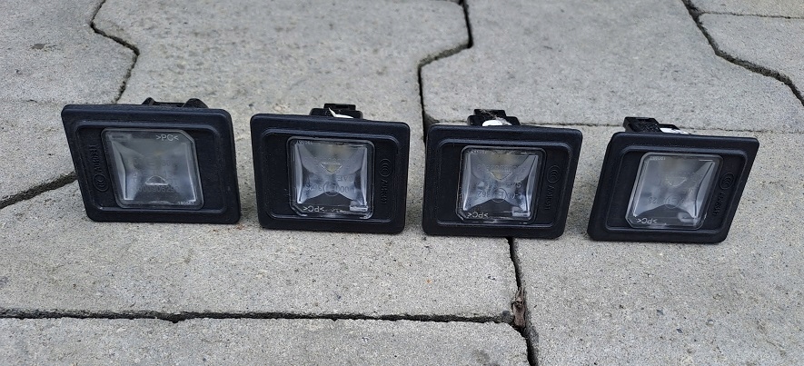 фото №1, Mercedes w176 w166 лампа освітлення номерного знака