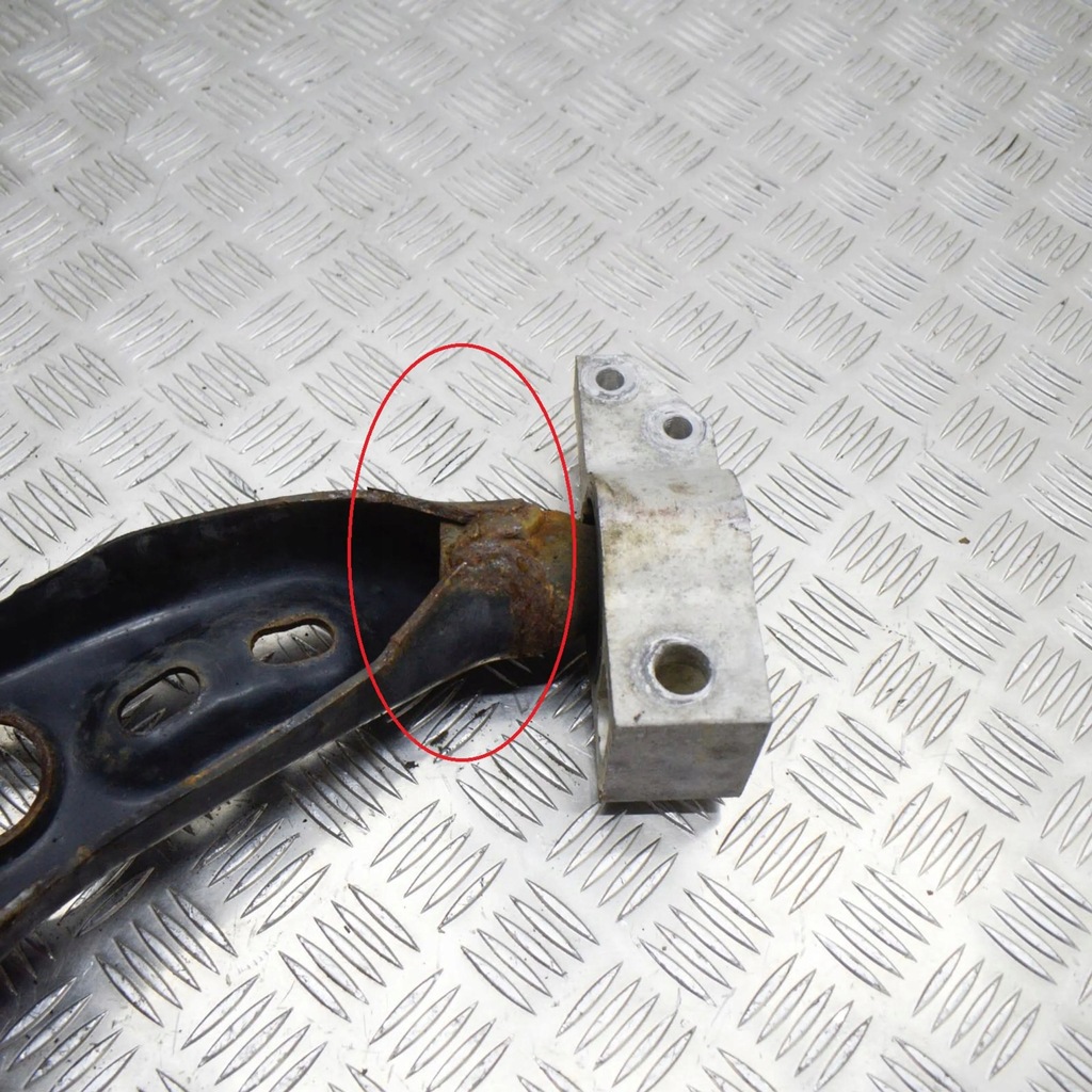 фото №8, Volkswagen tiguan 2013 правая сторона нижний рычаг передний