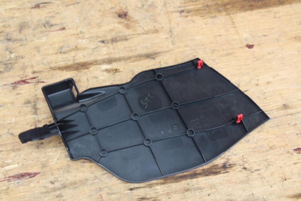 Element пластик тунель середнього lexus ux 250h 2021 58816-76060 в Україні