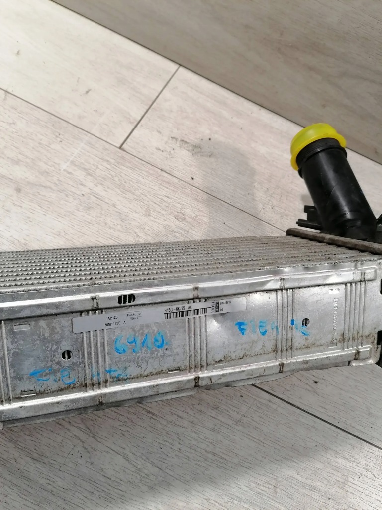 Fiesta радіатор інтеркулер h1bg-6k775-ac Зі Шроту