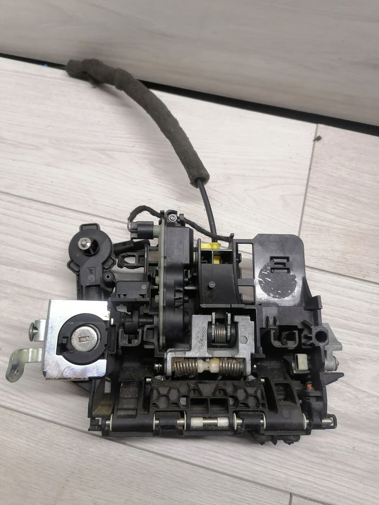 фото №5, Porsche taycan замок двері лівий перед 9j1837885