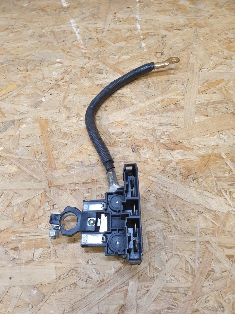 фото №1, Mercedes x klasa w470 клема запобіжник