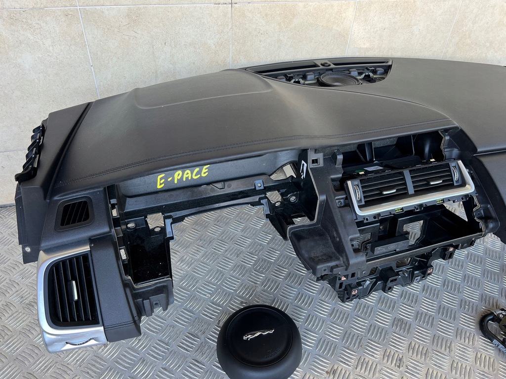 фото №5, Приборная панель консоль приборная панель jaguar e-pace