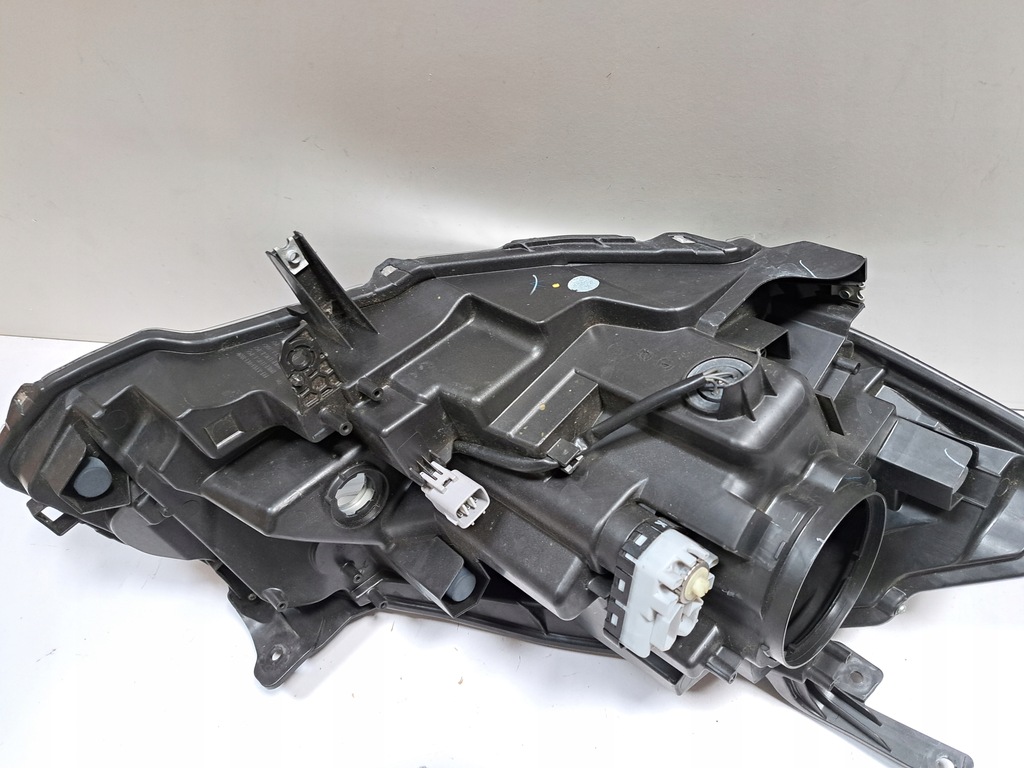 фото №11, Suzuki sx4 s cross ксенон лампа перед левая 100-17735 оригинал europa