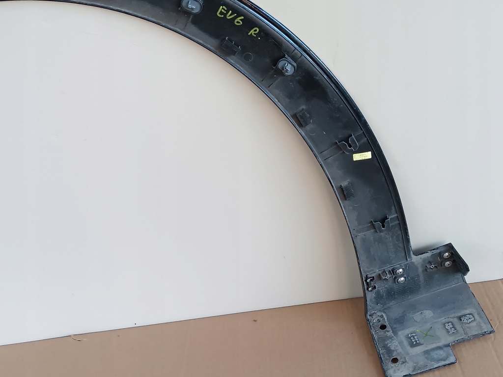 фото №10, Kia ev6 молдинг накладка na крыло правый передний 87714-cv100