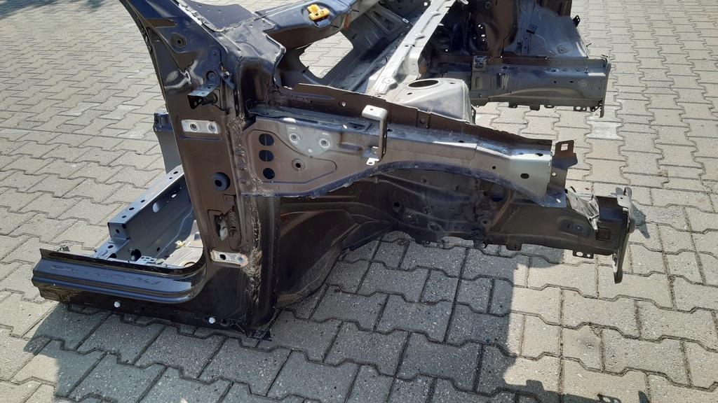 фото №2, Volvo xc40 четверть правая перед