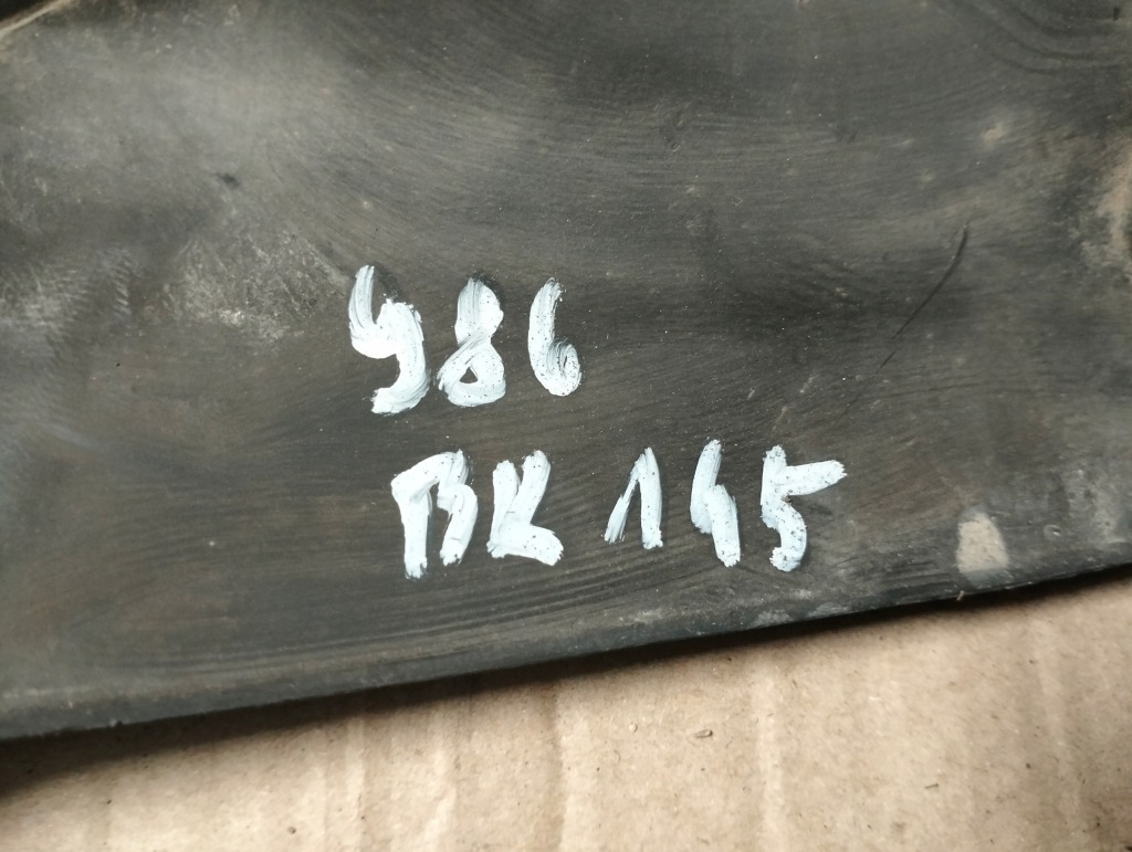 Купить Porsche boxster 986 брызговик правый  накладка порог правая