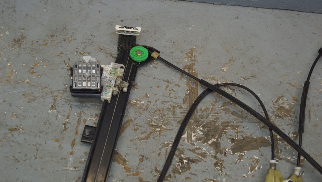 Peugeot 407 купе подъемник стекло левое  mh92 Киев