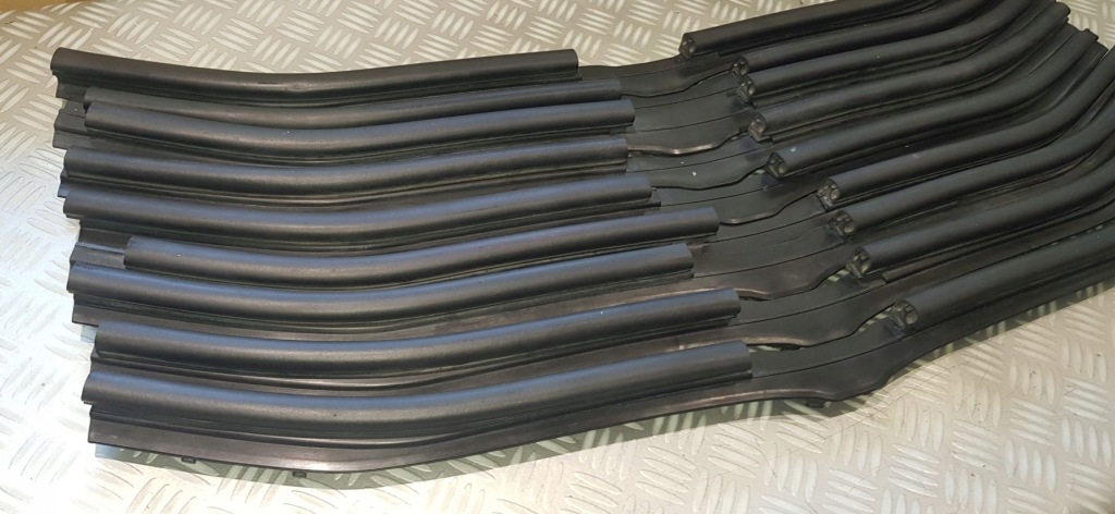 фото №15, Bmw 5 e60 e61 молдинг бампера перед передня гумовий елемент прокладка капот 7063835